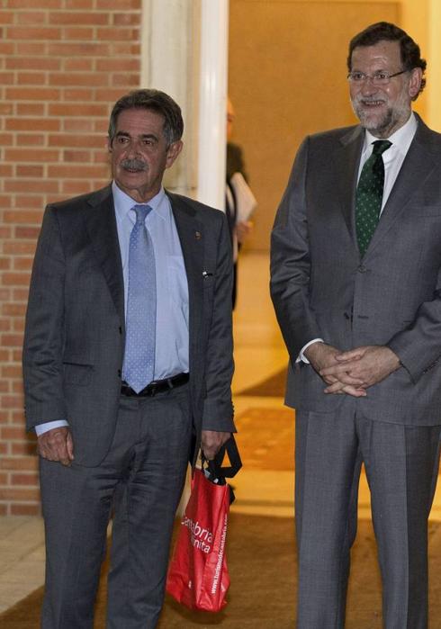 Miguel Ángel Revilla y Mariano Rajoy se reunieron por última vez en diciembre de 2015.