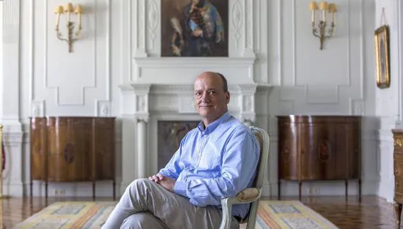 Gustavo Martín Garzo este verano en el Palacio de La Magdalena, momentos antes de su participación en los ‘Martes Literarios’.