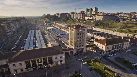 La primera fase de la reordenación ferroviaria comprende los terrenos entre las estaciones y la pasarela sobre las vías.