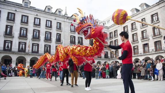 Celebración del Año Nuevo Chino de 2016, dedicado al Mono de Fuego.