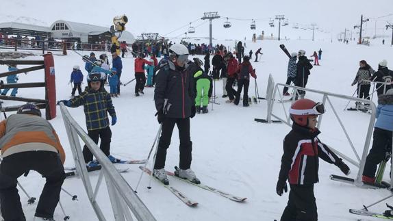 Los esquiadores disfrutaron de la jornada de hoy en Alto Campoo.
