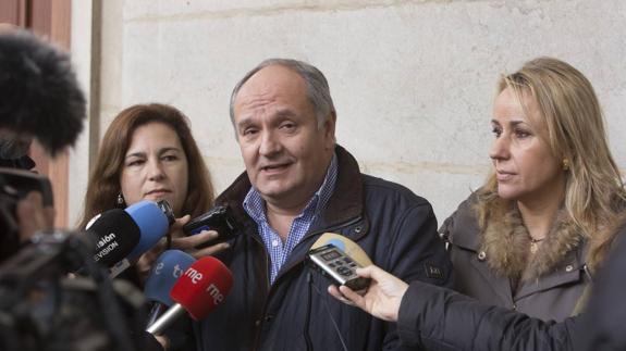 Javier Fernández, Esther Merino y Blanca Martínez.