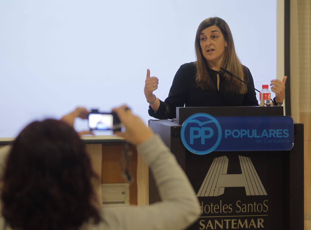 María José Sáenz de Buruaga, este domingo en un salón del Hotel Santemar.