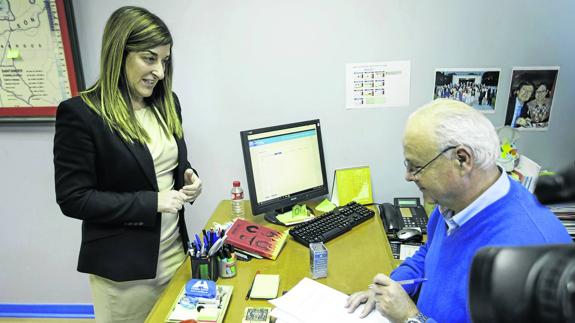 Buruaga insiste en pedir a Diego que "dé un paso atrás" y se integre en su candidatura