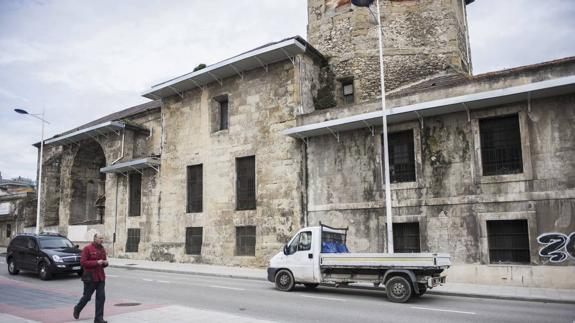 Edificio del antiguo convento de Las Clarisas, en Tabacalera, afectado por la anulación del Plan General de 2012.