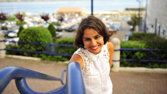 La periodista Lary León trabaja en la FundaciónAtresmedia y dirige el canal de televisión Fan3, diseñado para niños hospitalizados