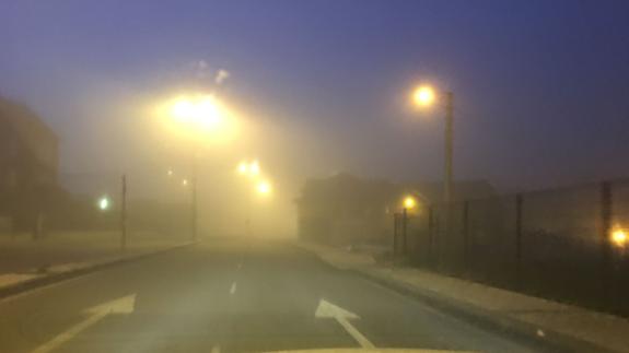 Así estaba la carretera en el barrio de Peñacastillo, a las 7 de la mañana.