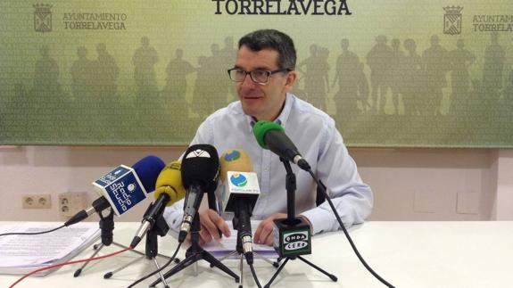 El concejal Pedro Pérez Noriega, en la rueda de prensa ofrecida este lunes por la mañana.