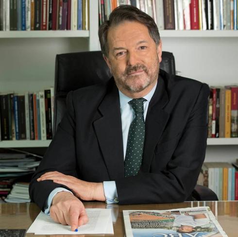 "La prensa tradicional es el último asidero del rigor en medio del oleaje cibernético"