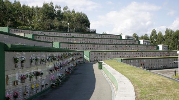 Vista de una de las laderas del cementerio municipal Río Cabo