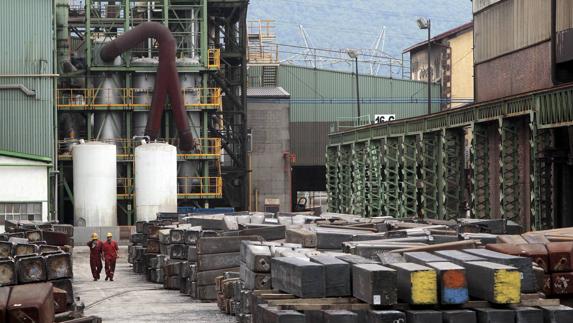 El plan previsto en el preacuerdo supone unas inversiones de 4,5 millones de euros para la fábrica de Reinosa. 