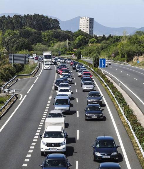 Las retenciones en Semana Santa llegaron a alcanzar los 28 kilómetros. 