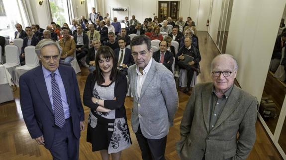 Jesús Ruiz-Huerta, Patricia Moreno, Ángel Agudo y Nicolás Sartorius, ayer, en la presentación del informe.