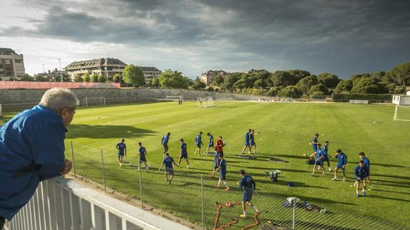 El Rayo Majadahonda prepara el partido del próximo domingo en uno de los campos de El Cerro del Espino