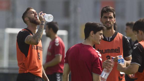 Borja Granero, a la izquierda, junto a Mikel Santamaría