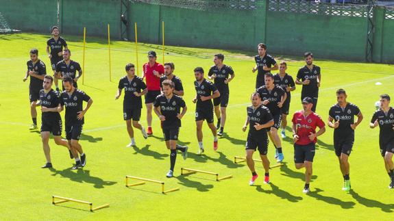 Un momento del entrenamiento de este miércoles por la mañana en La Albericia.