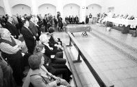 Cientos de personas se dieron cita en el funeral de Eduardo Obregón en el Barrio Pesquero