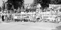 Los afectados por los derribos de sus casas piden la legalización