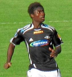 El Racing y el Rosenborg pueden cerrar hoy el traspaso de Tettey