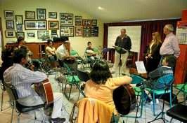 Arranca la Escuela de Pulso y Púa sin saber si será municipal