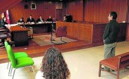 El acusado de descargarse pornografía infantil declara que lo hizo por error