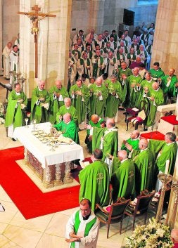 El Obispo y los sacerdotes de la Diócesis darán el 20% de su paga del mes de junio a Cáritas