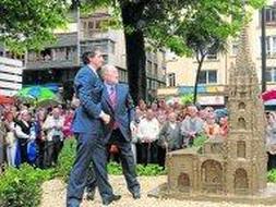 Oviedo y Santander estrechan sus lazos con una catedral