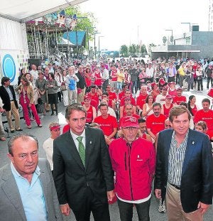 López Marcano, De la Serna, López y Hazas, ante los atletas. / R. R.