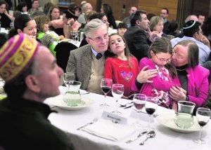 Comunidad Progresista Judía de Barcelona, integrada por unas 100 personas, festejando el Pésaj en el hotel NH Rallye. :: LAURA GUERRERO