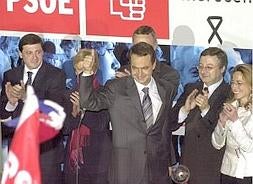 El PSOE conmemora deprimido los siete años de la victoria electoral