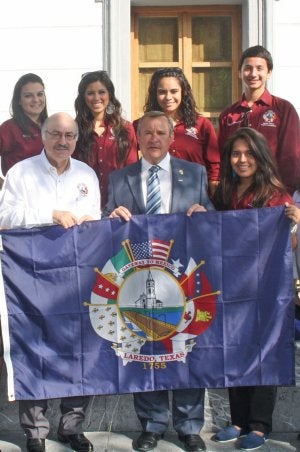 Estudiantes tejanos de visita en Laredo