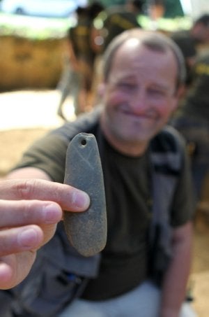 Hallado un colgante de hace 25.000 años en un yacimiento de Guipúzcoa
