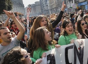 Los sindicatos claman contra el concierto al Torrevelo y éste defiende su «derecho»