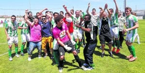 El Noja festeja su ascenso a Segunda B