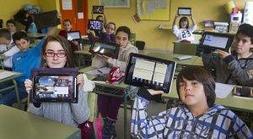 Un instituto de Castañeda sustituye los libros por tabletas digitales