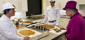 Isabel II busca cocinero