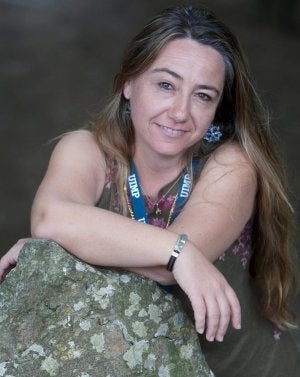 Myriam Seco en los jardines del Palacio de la Magdalena, tras su participación en la UIMP. ::
ALBERTO AJA