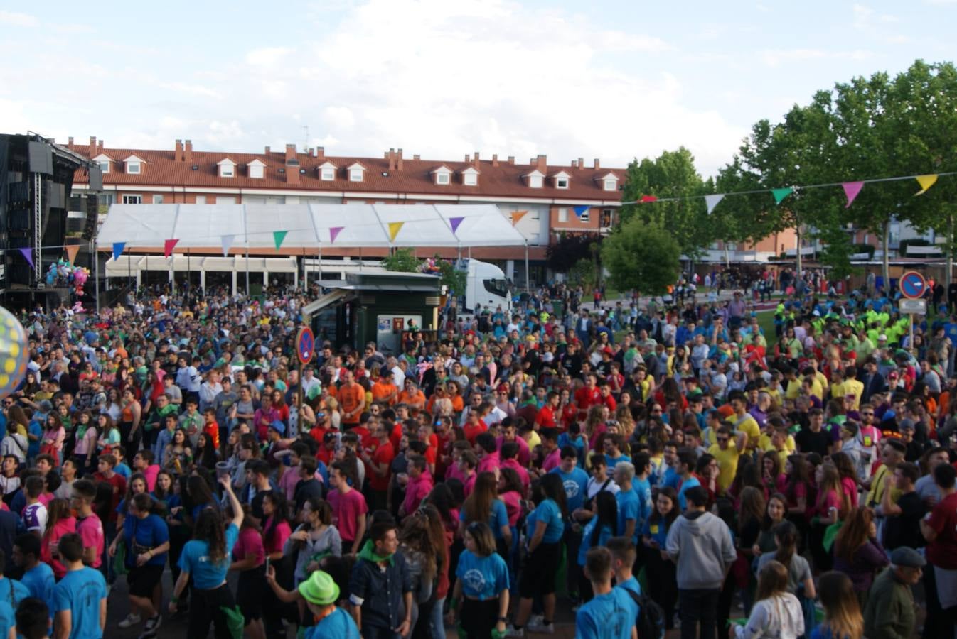 Pregón y desfile de peñas de fiestas de La Flecha 