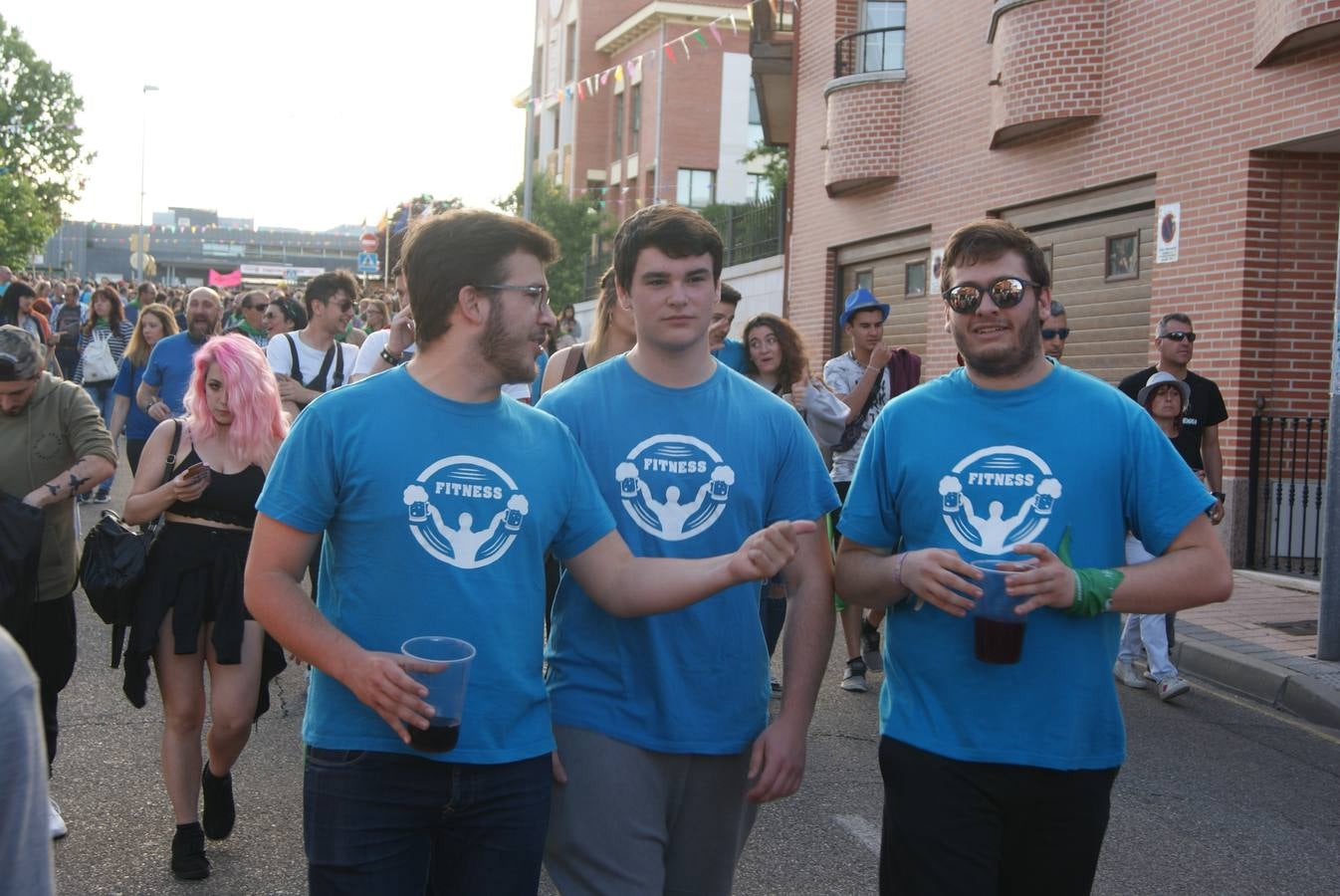 Pregón y desfile de peñas de fiestas de La Flecha 