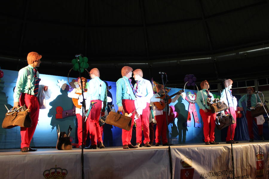 Fotos: Concurso chirigotas de Arroyo y comparsa gaditana