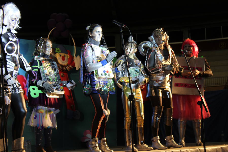 Fotos: Concurso chirigotas de Arroyo y comparsa gaditana