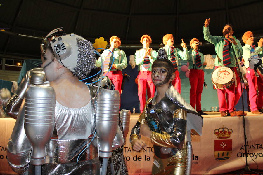 Fotos: Concurso chirigotas de Arroyo y comparsa gaditana