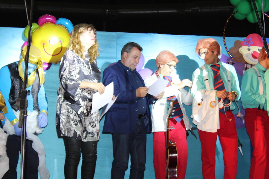 Fotos: Concurso chirigotas de Arroyo y comparsa gaditana