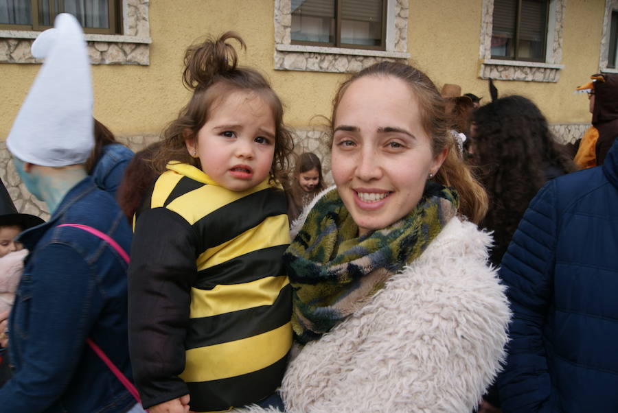 Fotos: Desfile de disfraces por Carnavales en Arroyo