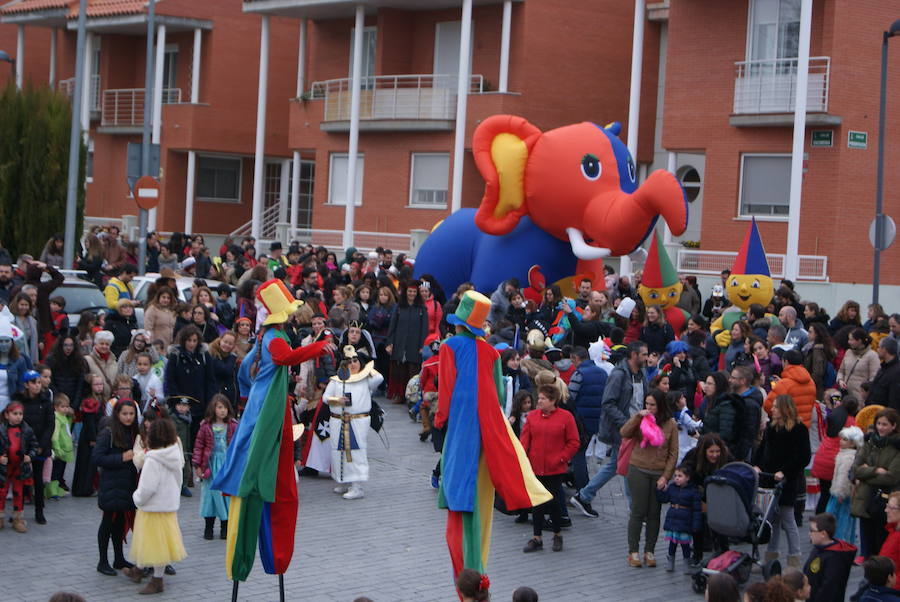 Fotos: Desfile de disfraces por Carnavales en Arroyo