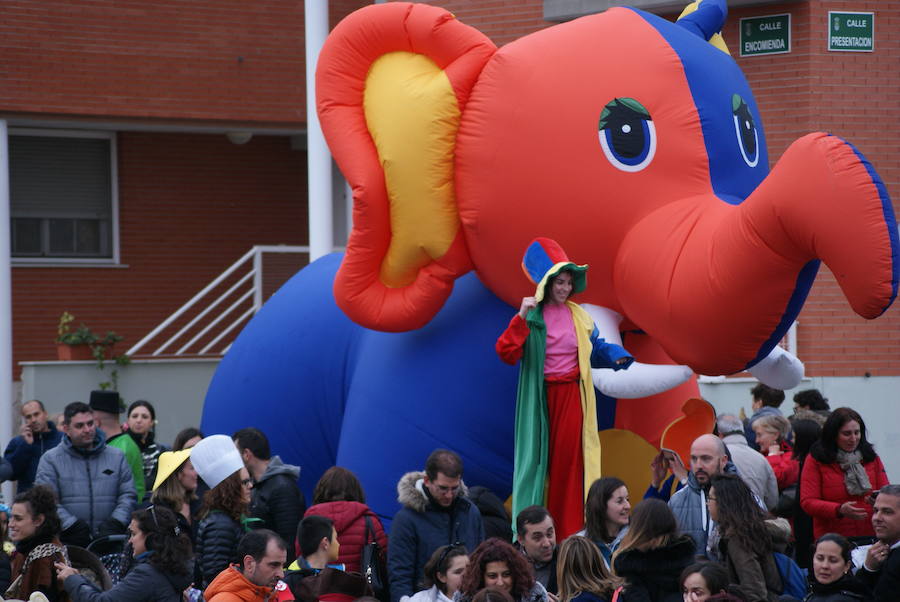 Fotos: Desfile de disfraces por Carnavales en Arroyo