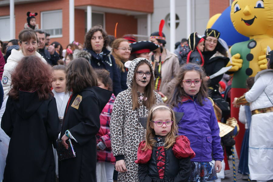 Fotos: Desfile de disfraces por Carnavales en Arroyo