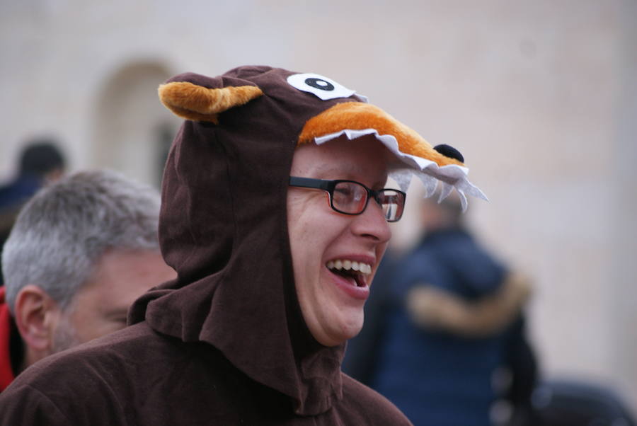 Fotos: Desfile de disfraces por Carnavales en Arroyo