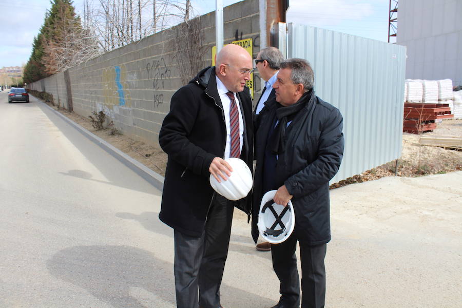 Fotos: Visita institucional a las obras de la Casa de la Música y el Teatro de Arroyo de la Encomienda