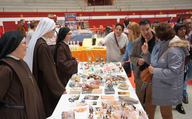 Puesto de las Carmelitas Samaritanas en El Mercado de Arroyo. 